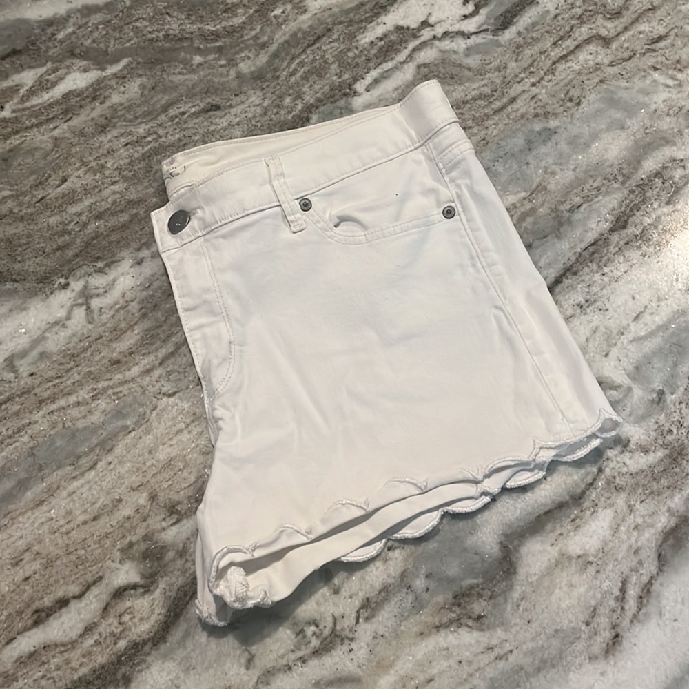Loft White scalloped denim shorts